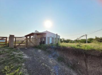 Casa · 42m² · 2 Ambientes · 2 Cocheras · Casa Quinta de un Dormitorio, con Vista Al Rio en Quinto Cuartel