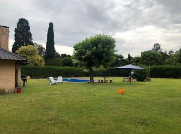 Quinta vacacional · 150m² · 2 Dormitorios · 20 Cocheras · Hermosa Quinta en Barrio Semicerrado Pilar