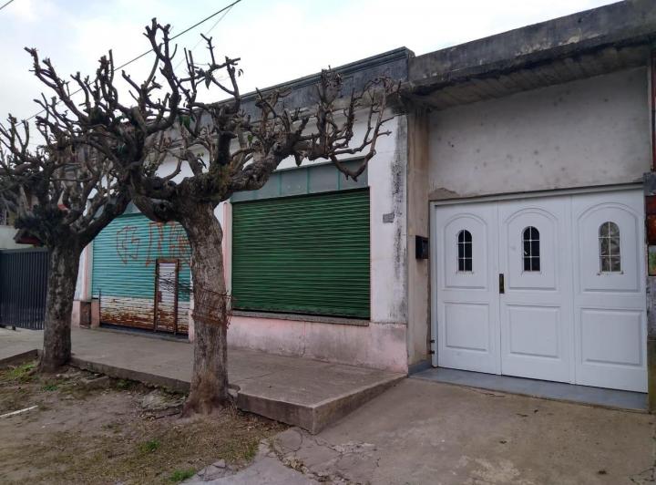 Casa · 140m² · 2 Dormitorios · 4 Cocheras