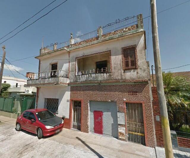 Casa · 300m² · 5 Dormitorios · 1 Cochera