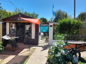 Casa · 90m² · 5 Dormitorios · Casa Indivisa con Local en Venta. Villa Udaondo