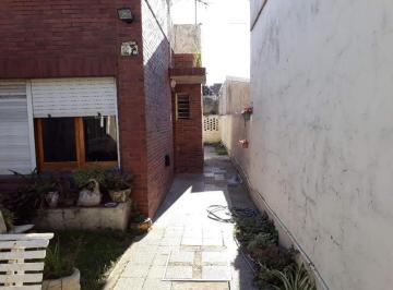 Casa · 190m² · 5 Ambientes · Casa en Venta de La Peña Al 600 Wilde