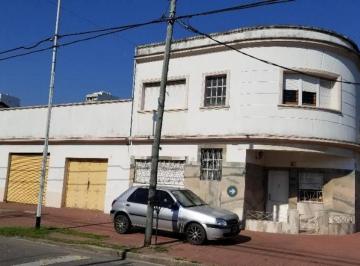 Casa · 170m² · 4 Ambientes · 1 Cochera · Casa en Venta Moreno 5401 Esquina Sadi Carnot Wilde