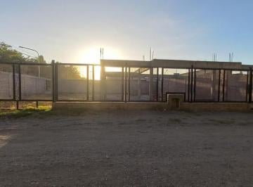 Terreno · 400m² · Terreno en Esquina Centrica de Plottier con Mejoras