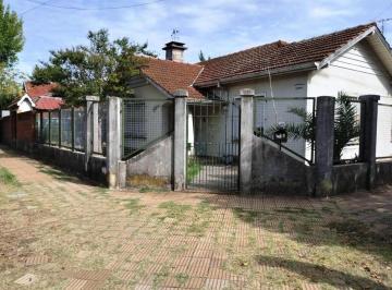 Casa · 168m² · 4 Ambientes · 3 Cocheras · Chalet Para Actualizar Venta Ituzaingó Sur