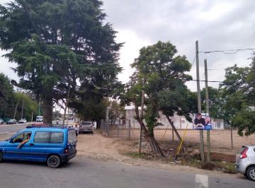 Terreno · 842m² · Esquina Comercial en Venta