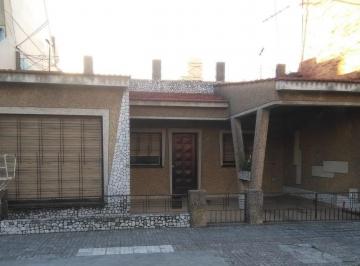 Casa · 140m² · 4 Ambientes · 1 Cochera · Casa en Molina Al 500 Sarandi
