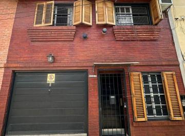 Casa de 4 ambientes, Villa Luro · Hermoso Triplex 4 Amb Gje Patio Tza