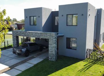 Casa · 346m² · 5 Ambientes · 2 Cocheras · Casa Al Agua en Venta El Cantón Barrio Islas Escobar