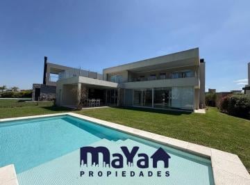 Casa · 364m² · 7 Ambientes · 4 Cocheras · Casa en Venta - El Trebol