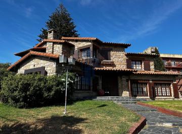 Casa · 433m² · 7 Ambientes · Importante Chalet