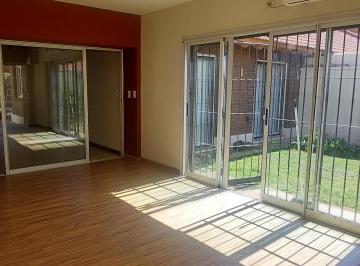 Casa de 3 ambientes, Carrodilla · Alquiler Casa Barrio Miraflores