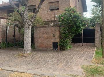 PH · 211m² · 4 Dormitorios · 1 Cochera · PH en Beccar