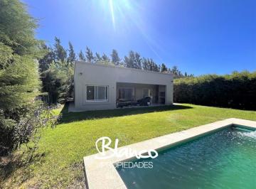 Casa · 165m² · 4 Ambientes · 1 Cochera · Casa en Venta en La Comarca, Tigre, G. B. a. Zona Norte