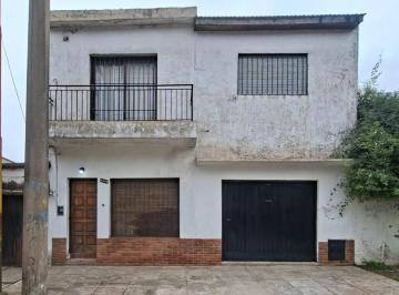 Casa · 150m² · 2 Dormitorios · 1 Cochera · Casa en PH Barrio Aeronautico en Alquiler. Ituzaingo Norte