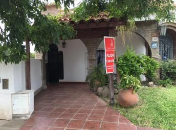 Ingreso, galería y cochera · Hermosa Casa en Granja de Funes! Anual/temporal/amoblado o No.