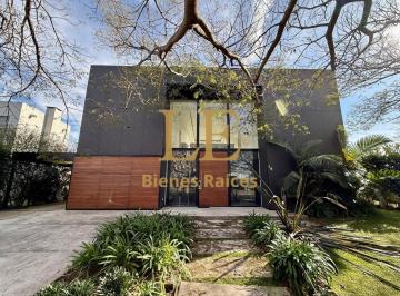 Casa · 350m² · 5 Ambientes · 6 Cocheras · Venta Casa en El Canton