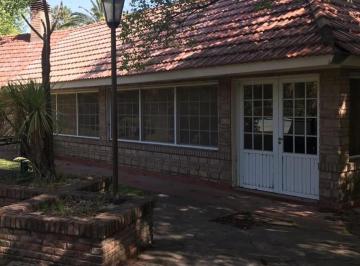 Quinta vacacional de 8 ambientes, Roldán · Casa Quinta en Roldan