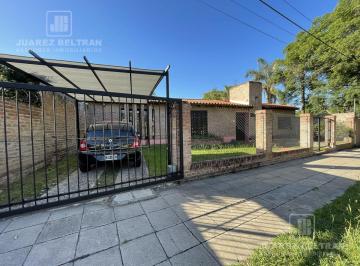 Casa · 550m² · 8 Ambientes · Excelente Casa en Venta - Granja de Funes