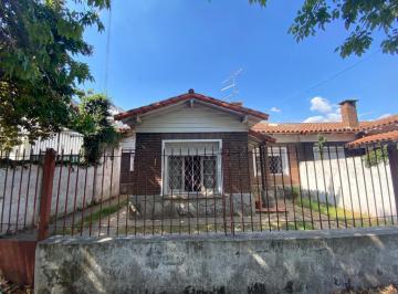 Casa · 106m² · 3 Ambientes · 1 Cochera · Casa en Temperley Este