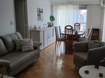 Departamento · 70m² · 4 Ambientes · Departamento en La Calle Quintana Entre del Valle Iberlucea y Av Hipólito Yrigoyen, Lanús Oeste.