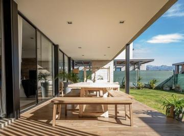 Casa · 221m² · 4 Ambientes · 2 Cocheras · B° Rincon Viamonte - 3 Hab - 3 Baños
