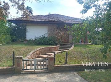 Casa · 392m² · 6 Ambientes · 4 Cocheras · Chalet S/tulipan