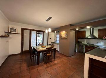 Casa · 170m² · 4 Ambientes · 3 Cocheras · Casa en Venta en Merlo, Zona Oeste