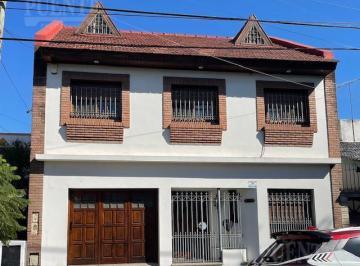 Casa · 319m² · 6 Ambientes · 2 Cocheras · Casa - Lomas de Zamora Oeste