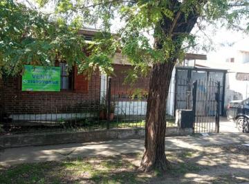 Casa · 240m² · 3 Ambientes · Venta - Casa - Florencio Varela - Bulnes Al 100