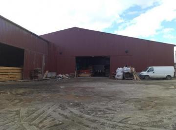 Bodega-Galpón · 2450m² · Aserradero. Av Almte. Brown 681. Bariloche. Río Negro.