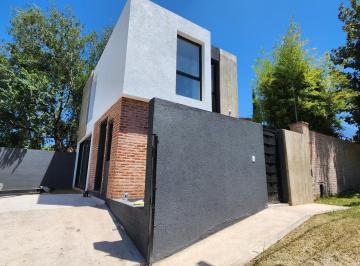 Casa · 90m² · Venta - Duplex 2 Dormi - B° Liniers