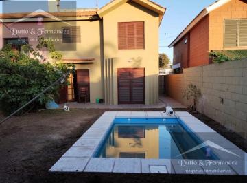 Casa · 152m² · 4 Ambientes · 1 Cochera · Dúplex en Venta de 3 Dorm. C/ Cochera en Santa Rita
