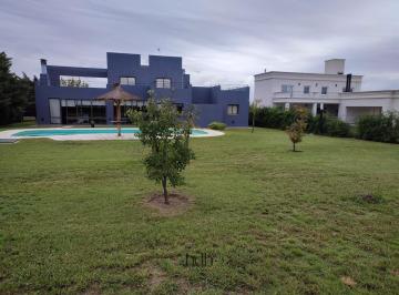 Casa · 346m² · 7 Ambientes · 2 Cocheras · Casa en La Cascada Country Golf Club