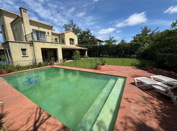 Casa · 251m² · 5 Ambientes · 2 Cocheras · Casa en Venta Ubicado en Talar del Lago 2, General Pacheco, Tigre