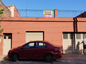 Casa · 80m² · 3 Ambientes · 1 Cochera · Buena Casa Sobre Av Armesti