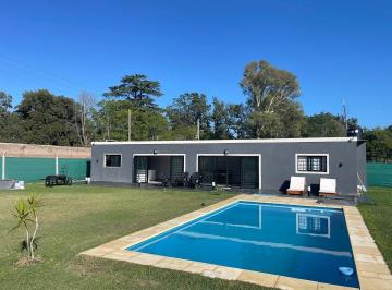Casa · 63m² · 2 Ambientes · 15 Cocheras · Casa 2ambientes con Pileta Zona Oeste