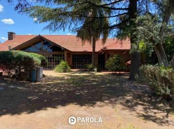 Casa de 6 ambientes, Merlo · Chalet Clasico