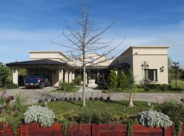 Casa · 430m² · 8 Ambientes · 2 Cocheras · Casa en Venta - Chacras de La Reserva - Cardales