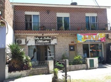Casa de 6 ambientes, San Vicente · Chalet con Locales _ A. Korn Centro