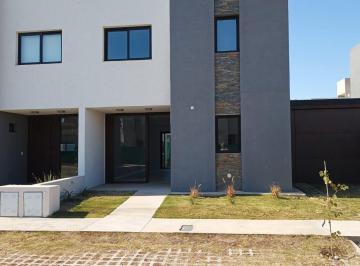 Casa de 3 ambientes, Córdoba · Tejas 2 Housing 3 Dor Ste Calidad Super Bancor