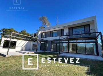 Casa · 211m² · 5 Ambientes · 2 Cocheras · Casa en Venta, 3 Dorm.. Barrio Cerrado San Matías, Escobar