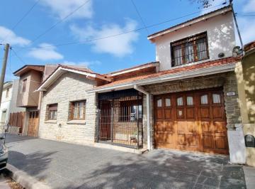 Casa · 120m² · 4 Dormitorios · 1 Cochera · Chalet 5 Ambientes con Garage - Zona Chauvin, Nuevo Valor!