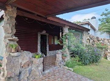 Casa · 158m² · 4 Ambientes · 1 Cochera · "Casa y Dpto en Villa Caeiro - Santa María de Punilla"