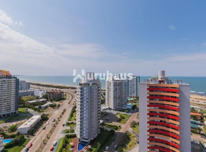 Departamento · 180m² · 4 Ambientes · 1 Cochera