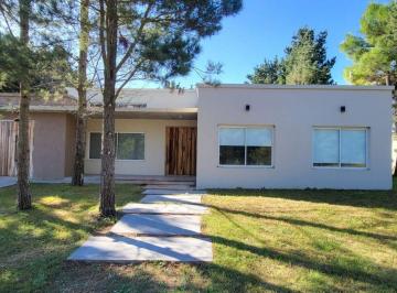 DEI-DEI-772_2 · Casa en Venta 4 Dorm. en Costa Esmeralda Barrio Residencial Barrio Privado