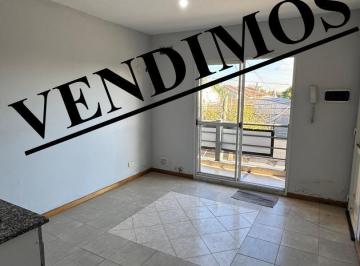 Departamento · 40m² · 3 Ambientes · Departamento Al Frente en Venta con Balcon - Apto Credito