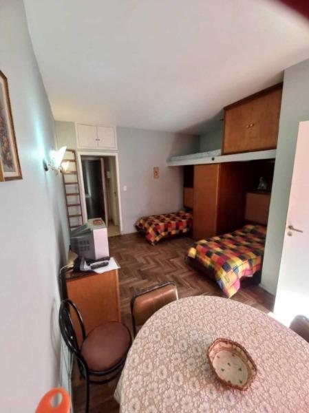 Venta – departamento de 1 ambiente A la calle