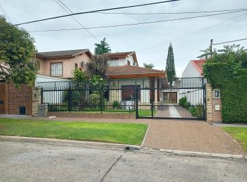 Casa de 7 ambientes, General San Martín · Chalet + Multiespacio + Sum. 300 m² Cub Sobre Lote 500 m²