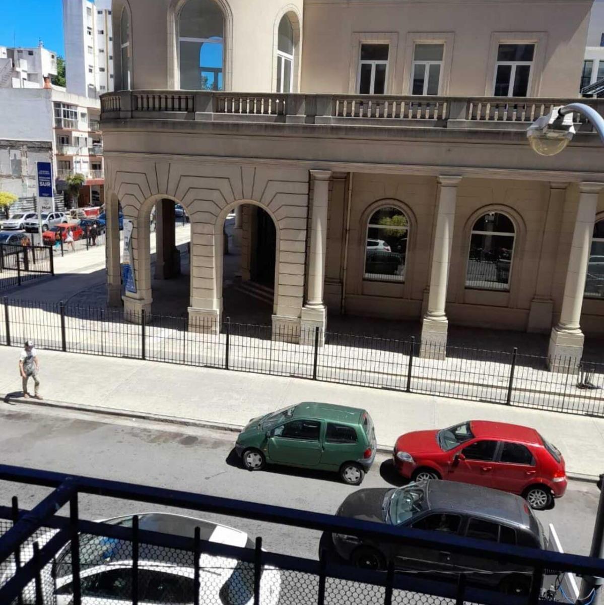 Venta – departamento 1 ambiente A la calle con balcón | zona paseo aldrey